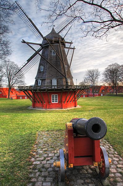 File:Kastellet - windmill and canon.jpg
