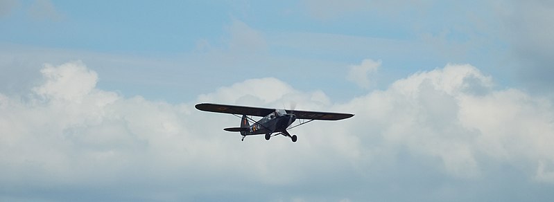 File:Keiheuvel Piper L18C Super Cub 2015 03.JPG