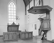 Kerkeraadsbanken en preekstoel Dorpskerk uit 1618