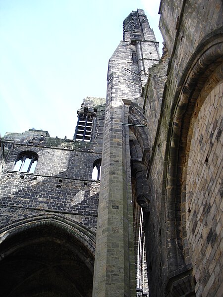 File:KirkstallAbbey TowerSupport.JPG