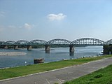 木曽川橋と木曽川。 （岐阜県笠松町、2006年（平成18年）9月）