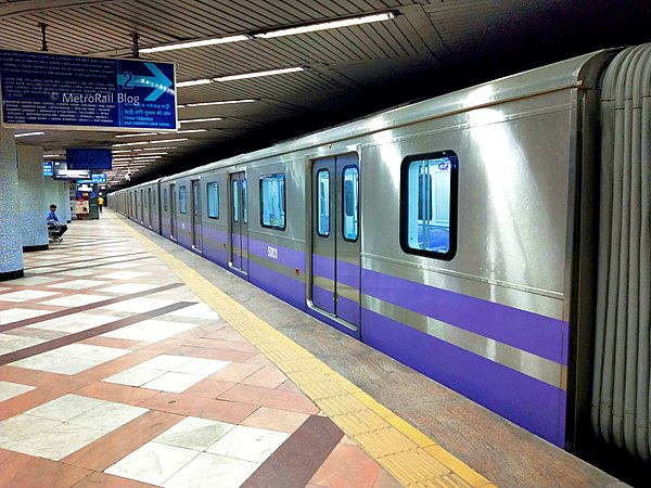 Rake at Girish Park metro station.