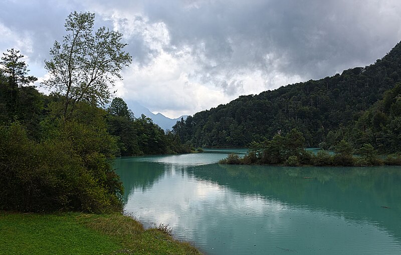 File:Lago di Verzegnis VP01.jpg