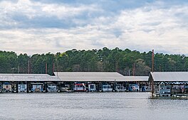 Danau Greeson Houseboats - Kirby Arahan, Arkansas (46613593455).jpg