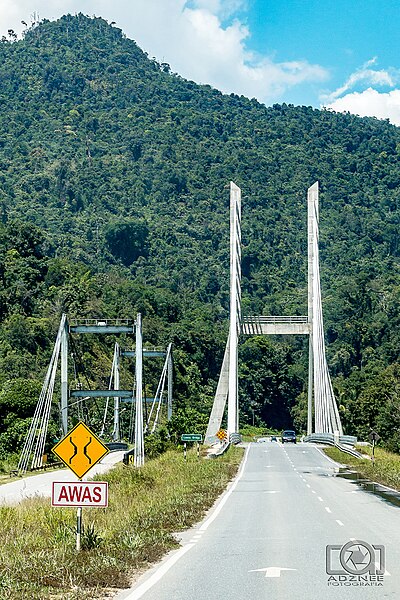 File:Lawas Bridge.jpg