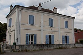 Bâtiment voyageurs de l'ancienne gare de Maubourguet.