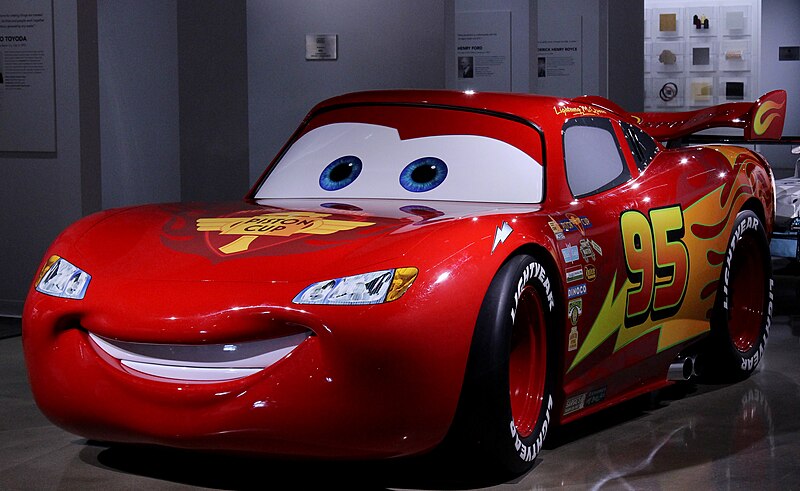 Primeiro carro de corrida de carros da Disney Lightning McQueen