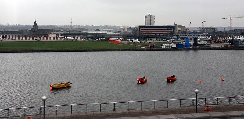 File:London City Airport - geograph.org.uk - 2294453.jpg