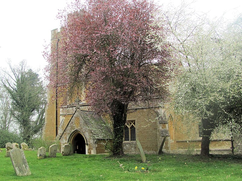File:Looking towards the South Porch, St Mary the Virgin, Mentmore - geograph.org.uk - 2873924.jpg