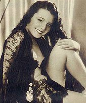 Tovar in a photograph taken for the Argentinian magazine Cine Mundial in May 1931.