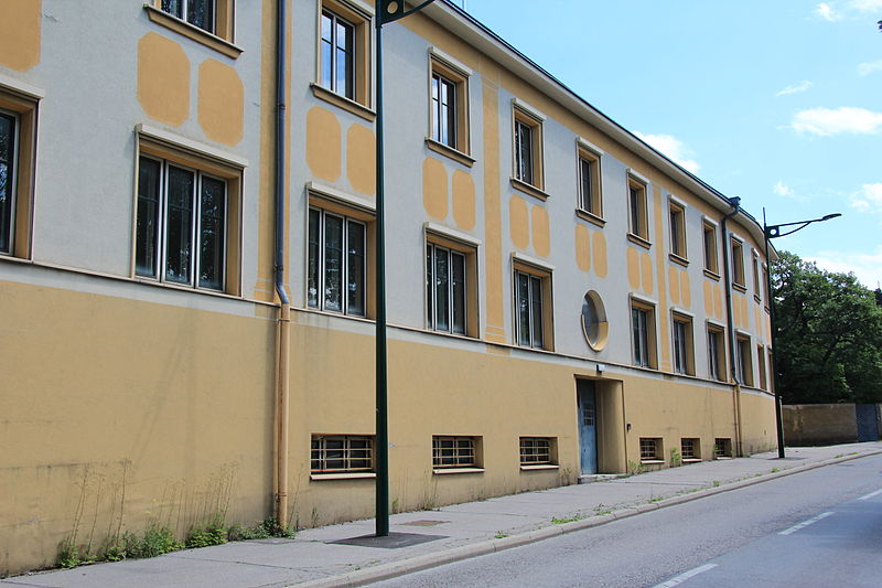 File:Mödling Gendarmeriezentralschule 6215.JPG