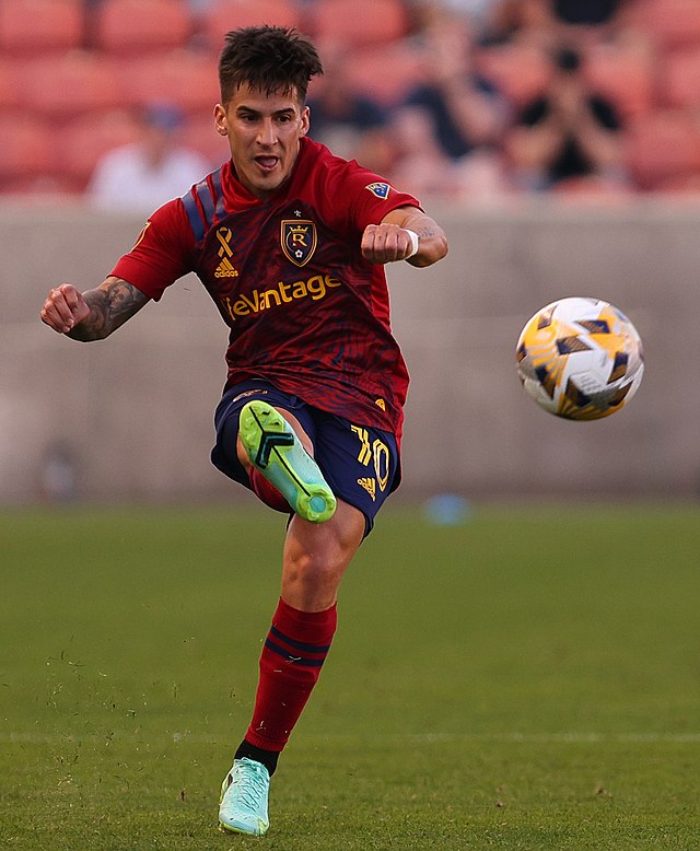 Jonathan Menéndez Loaned To Argentinian Side Club Atlético Vélez Sarsfield