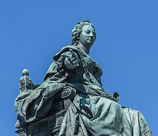 Maria-Theresia monument, Main figure