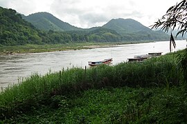 Basse-eaux du Mékong à Luang Prabang (nord du Laos).