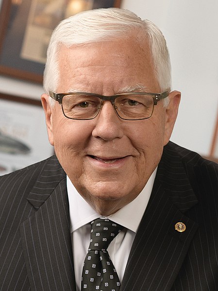 File:Mike Enzi, official portrait, 115th Congress (cropped1).jpg