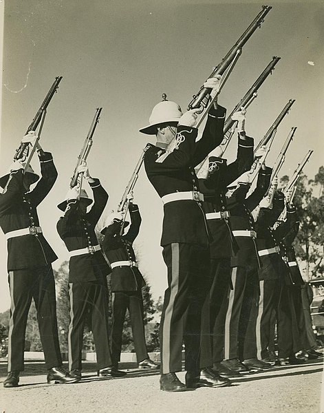 File:Military gun salute at the crematorium, Brisbane (4461092329).jpg