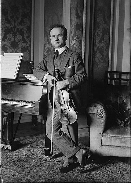 File:Mischa Elman with violin in 1916.jpg