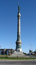 Памятник в парке Вашингтона в Мичиган-Сити.jpg
