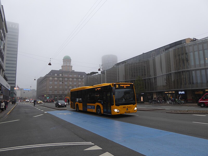 File:Movia bus line 31 on Bernstorffsgade 01.jpg