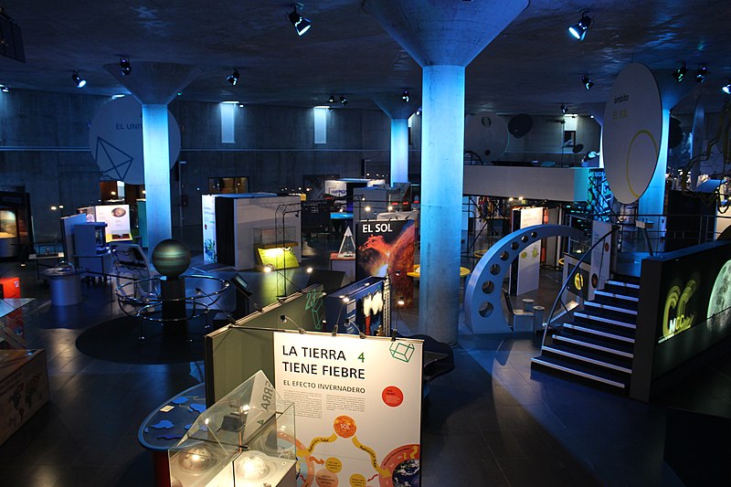 File:Museo de la Ciencia y El Cosmos exposition 4.jpg