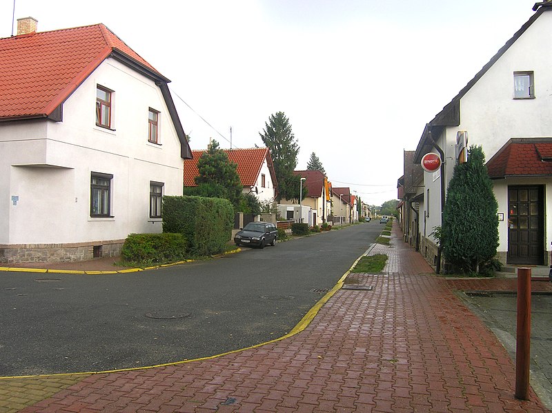 File:Na Parkáně str, Prague Kolovraty.jpg