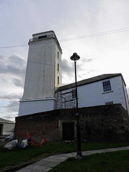 File:North Shields Low Lighthouse (48586287947).jpg