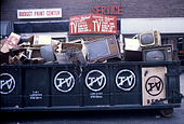 John Fekner（英语：John Fekner）: No TV, street installation, New York (1980).