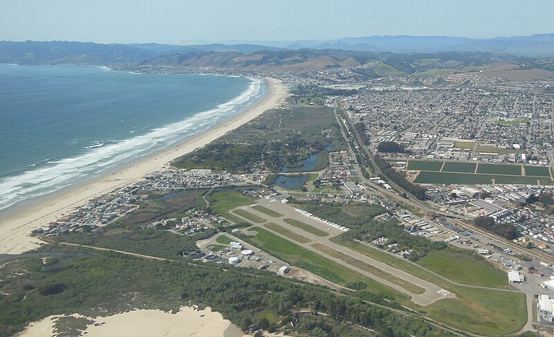 File:Oceano County Airport 2013.jpg