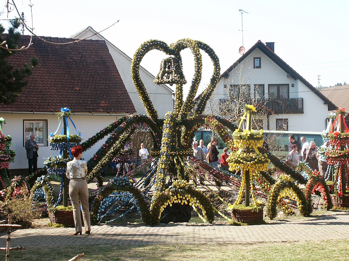 Osterbrunnen-Bieberbach-2003.jpg