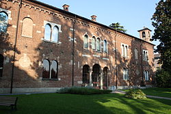 Palazzo Leone da Perego (Legnano) - facciata principale 2.JPG