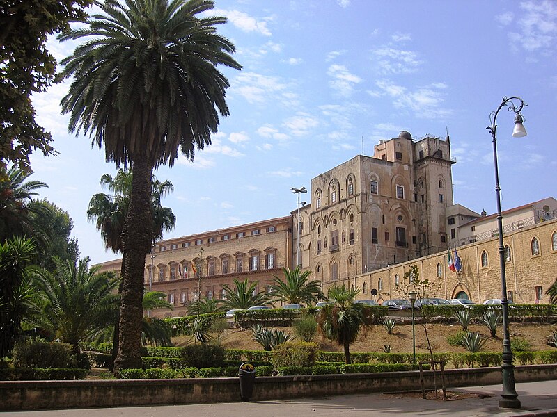 File:Palazzo Normanni, vista, Palermo.jpg