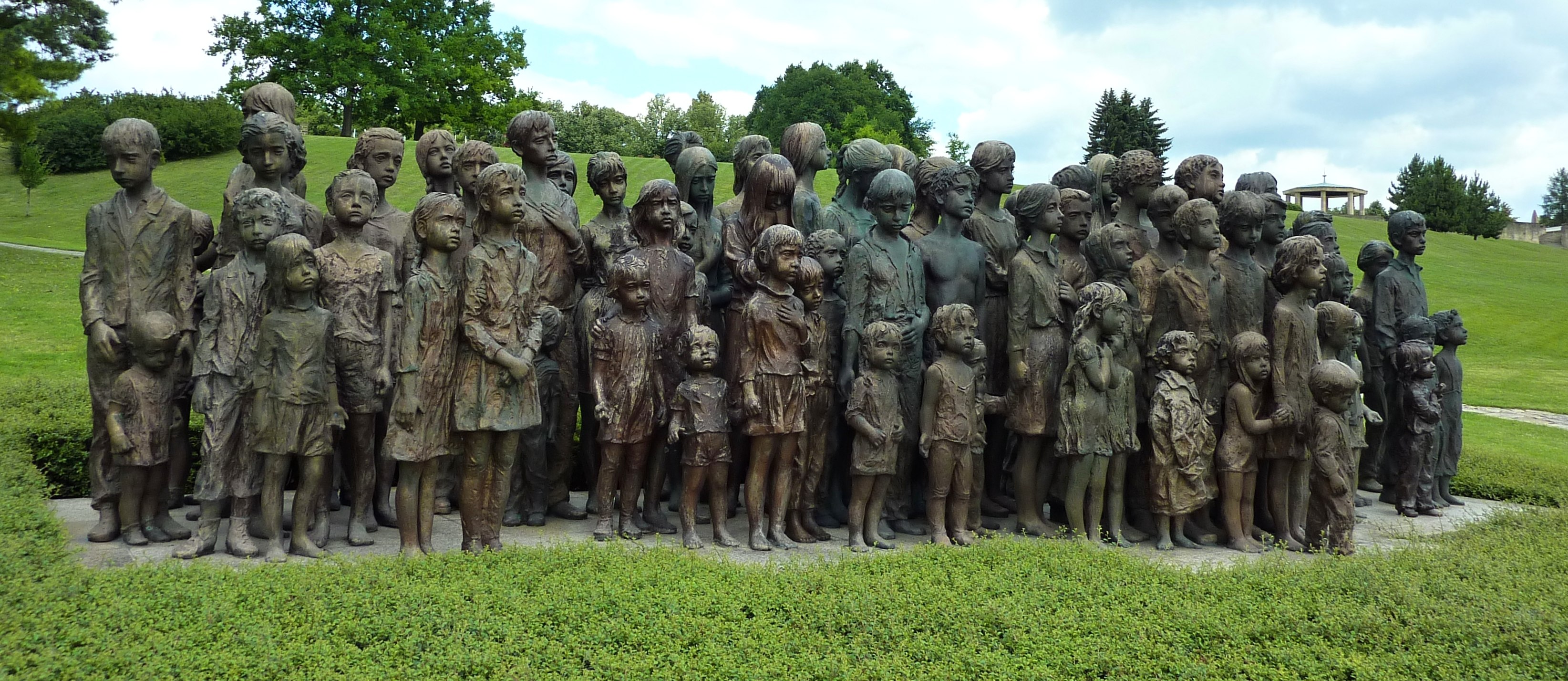 Лидице Чехия памятник детям