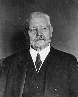 Paul von Hindenburg in 1933.jpg