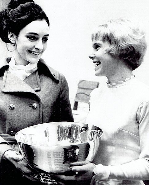 File:Peggy Fleming and Janet Lynn 1969.jpg