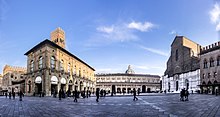 Payl:Piazza_Maggiore_-_Panoramica.jpg