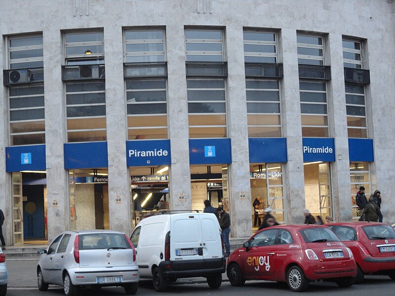 File:Piramide Metro B Station.18.JPG