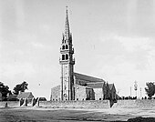 L'église de Plounéventer en 1900.