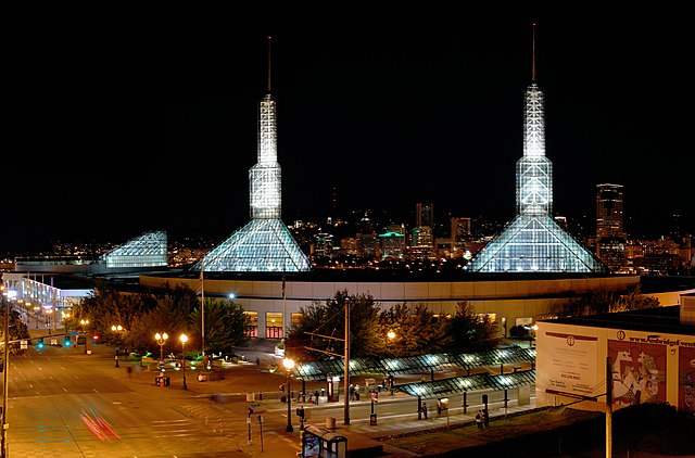 Oregon Convention Center in 2007