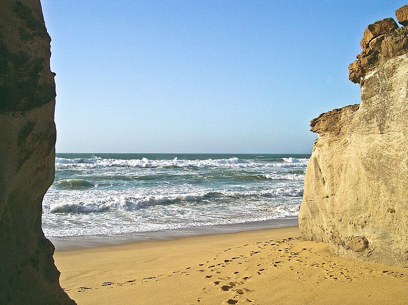 File:Praia das Amoeiras - Portugal (3016317247).jpg