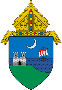 Coat of arms of the then-Territorial Prelature of Cotabato. Prelature nullius of Cotabato coat of arms.svg