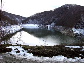 Lacul de acumulare