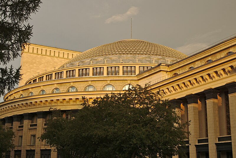 File:RU Novosibirsk Novosibirsk opera and ballet theatre.jpg