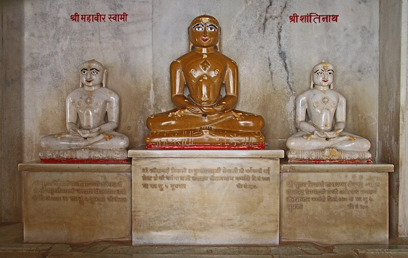 File:Ranakpur-Adinath-Jaintempel-60-Tirthankara-Standbilder-2018-gje.jpg