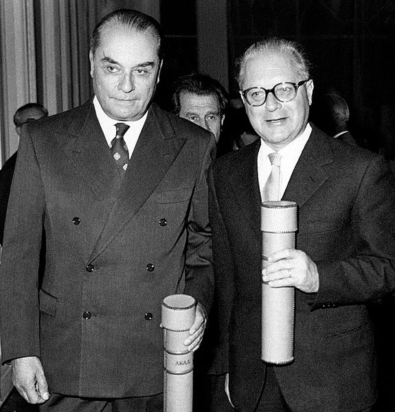 File:Ranuccio Bianchi Bandinelli and Edoardo Amaldi 1959.jpg