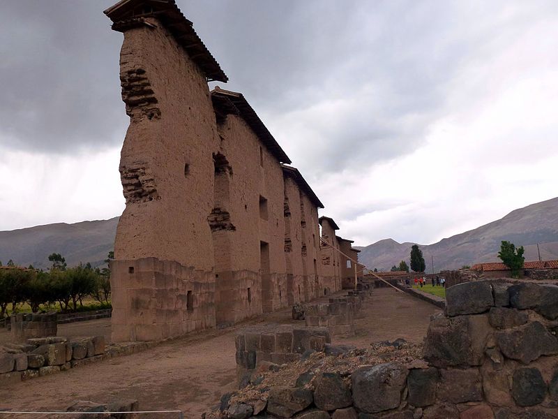 File:Raqchi.- Temple de Wiracocha (4).jpg