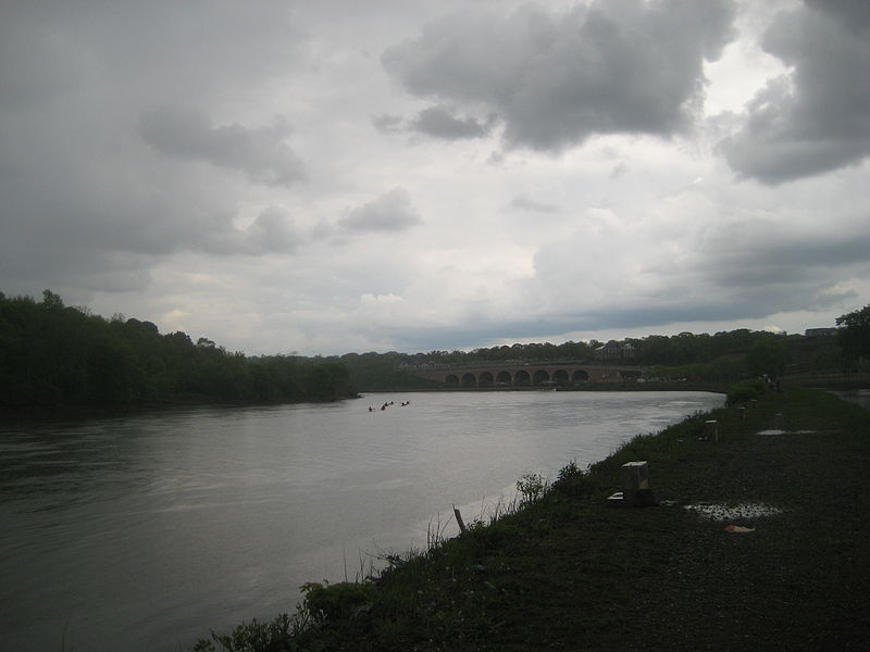 File:Raritan River and Route 18 from Boyd Park.JPG