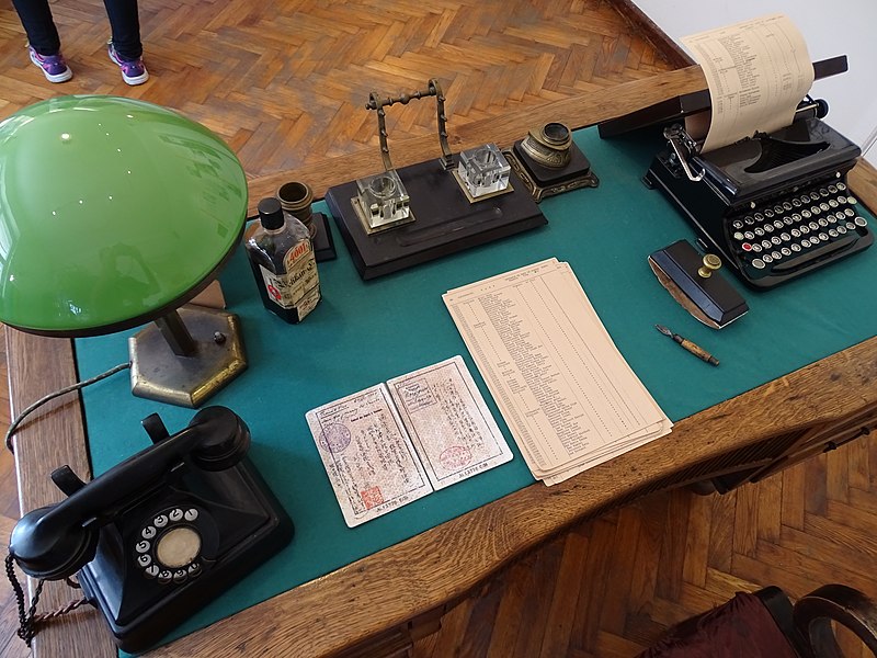 File:Recreation of Sugihara Consular Desk - Chiune Sugihara House.jpg