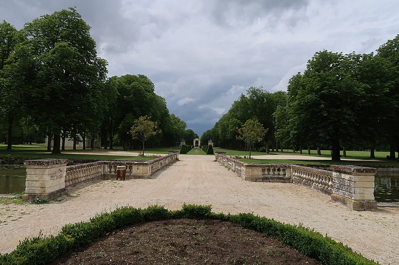 File:Richelieu, parc.jpg