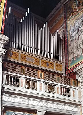 Roma, basilica di Santa Prassede - Organo a canne.jpg