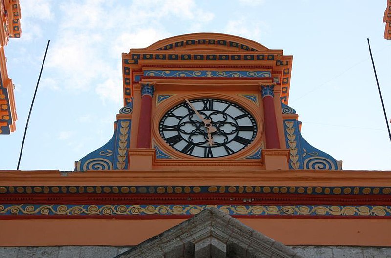 File:Saint Francis of Assisi Church, Iguala de la Independencia, Guerrero, Mexico - Church clock.jpg